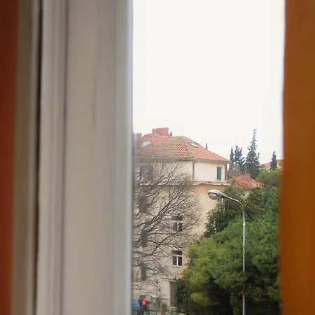 Apartment Close To Everything *